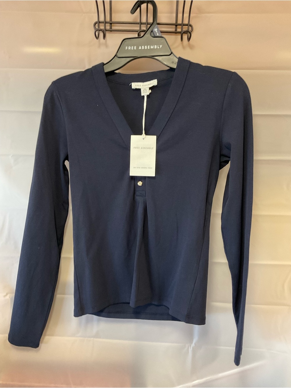 Free Assembly Women's Navy V-Neck Long Sleeve Top